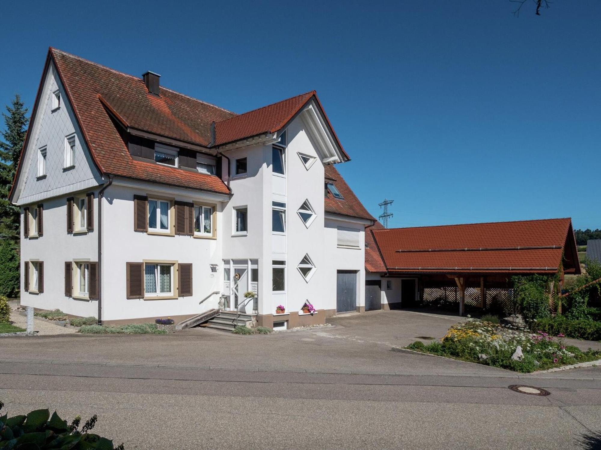 Cozy Apartment In Schwenningen With Garden Villingen-Schwenningen Extérieur photo